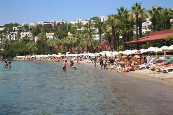 Meteor Beach Hotel 4*