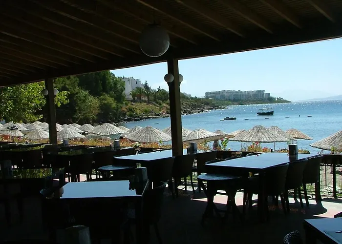 Meteor Beach Hotel 4*