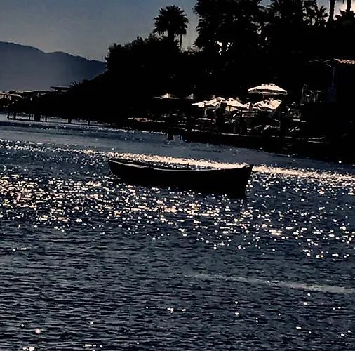 Meteor Beach Hotel 4*